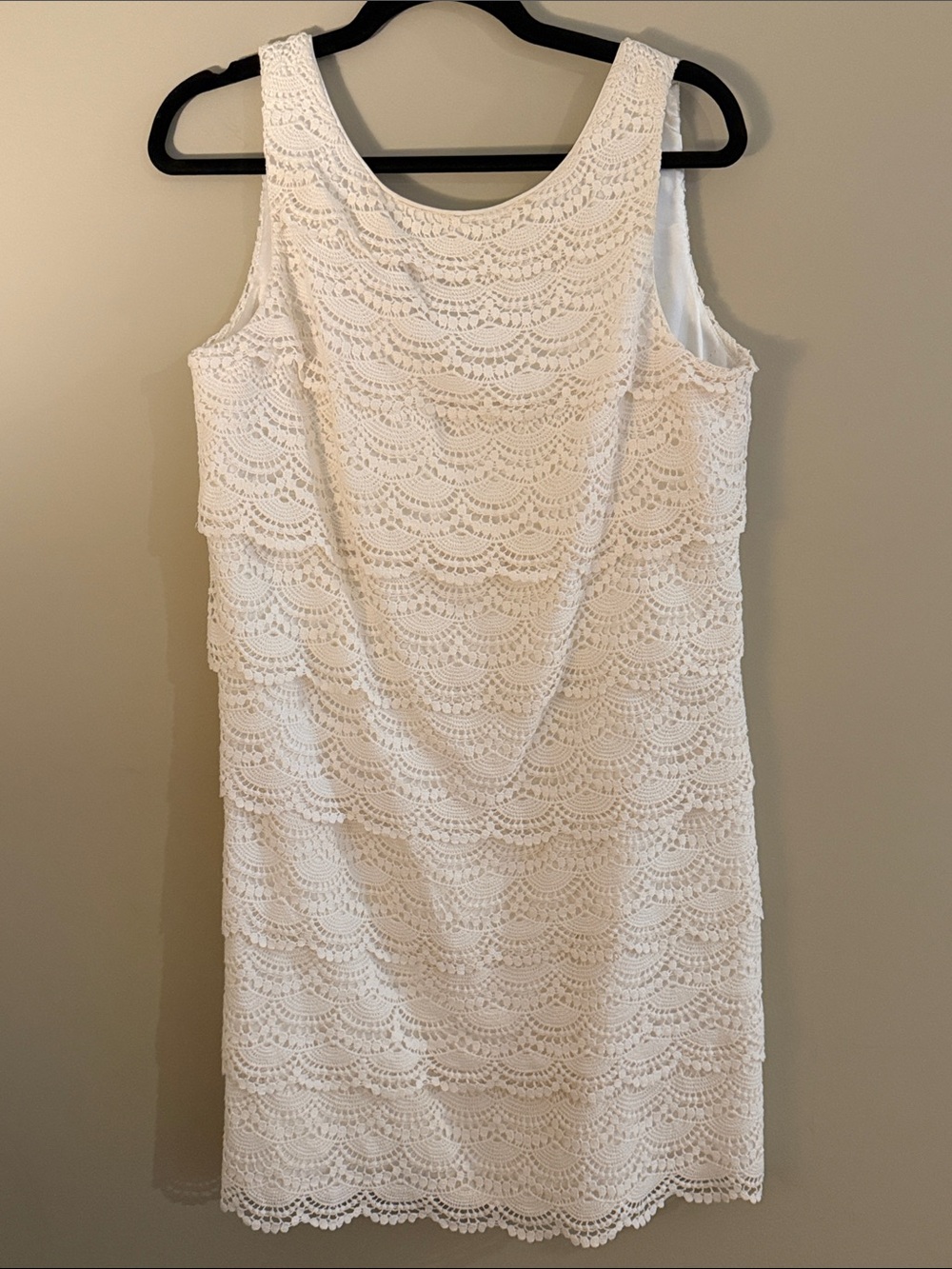 White House Black Market Sleeveless Off White Lace Sheath Dress Size 10